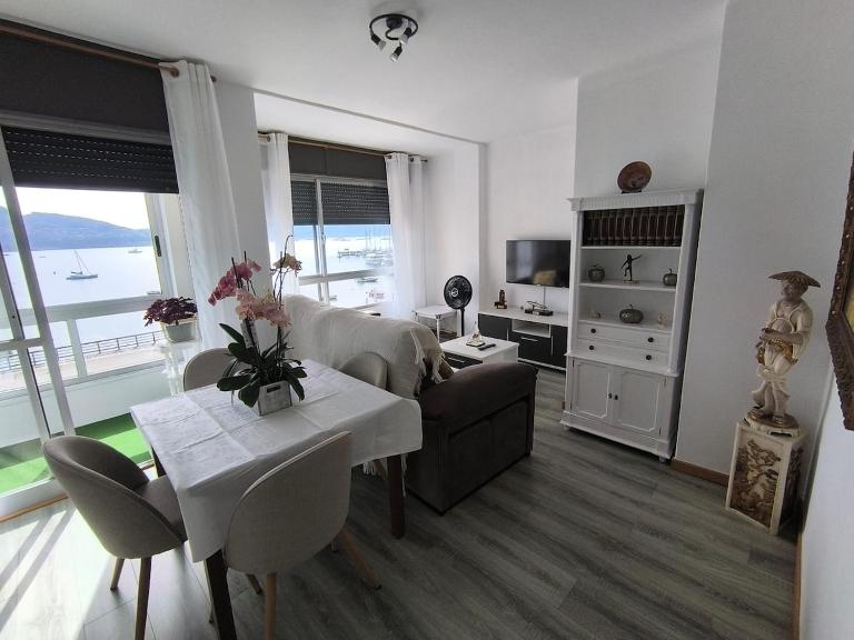 Apartamento bonito y tranquilo, playa a 5 minutos - B&B Moaña