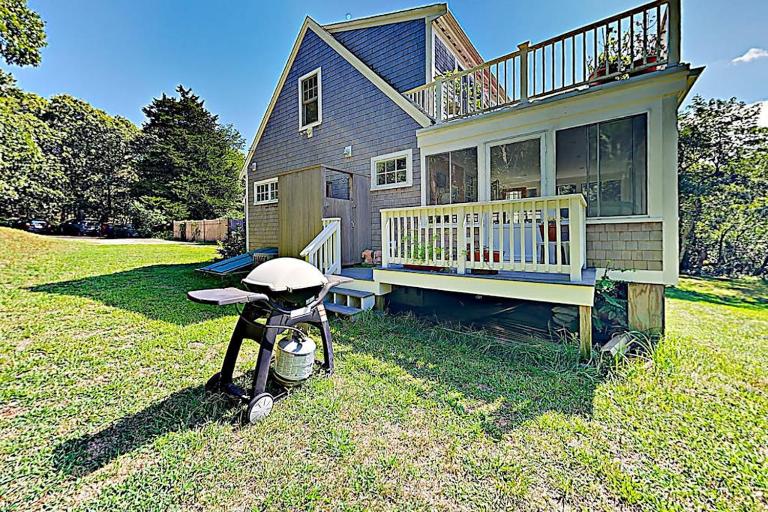 Brookview Bungalow - B&B South Wellfleet