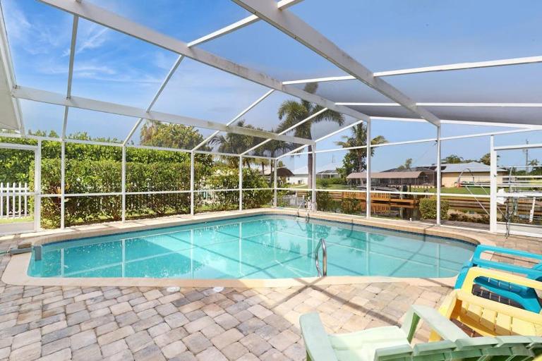Palm Hideaway - B&B Cape Coral