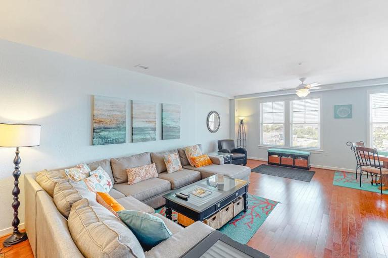 The Sanctuary - Sun, Surf, Sand A314 - B&B Virginia Beach
