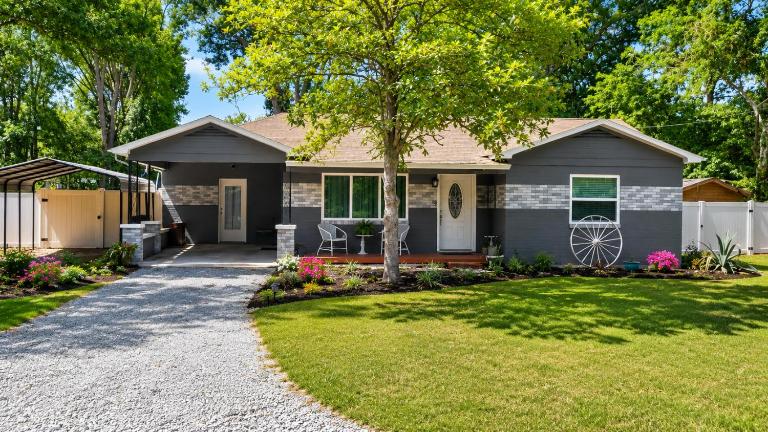 Cozy Cottage - Sleeps 8 - Close to Silver Springs & WEC - B&B Ocala