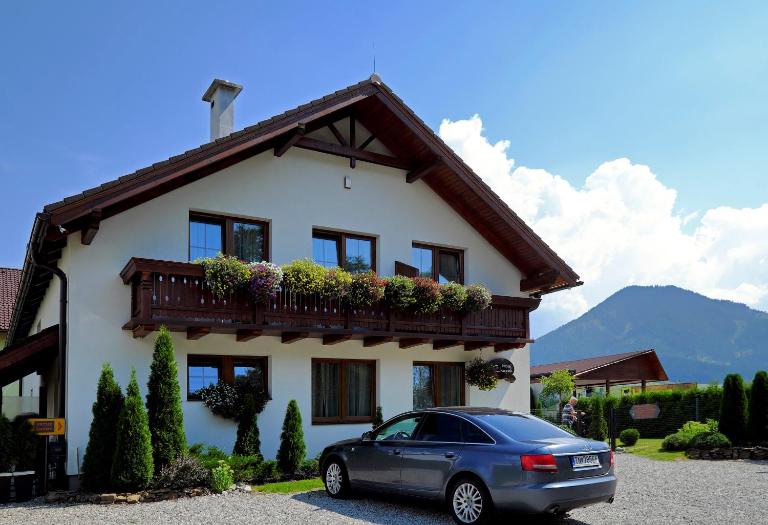 Penzion Chopok - Apartments - Bed and Breakfast Liptovský Mikuláš