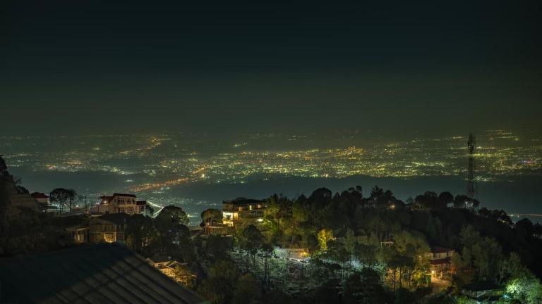 The Dew Drops Kasauli I Near Mall Road Kasauli I Sun Set View I Open Terrace I Bath Tub I Multi-Cuisine - B&B Kasauli