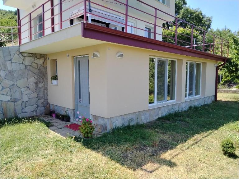 Panorama Studio with Seasonal Pool - Chambres d'hôtes Ruen