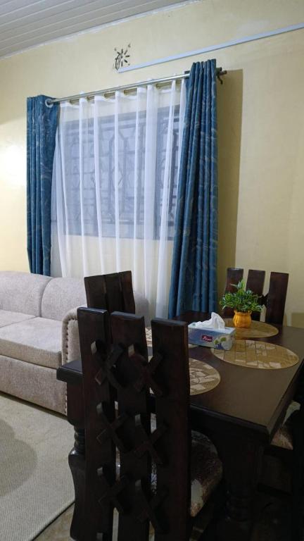 Celine Grand Stays - Ferienwohnung Nyeri