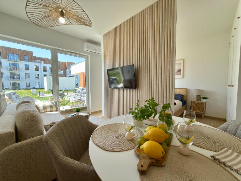 Apartament Boho z ogródkiem Let's Sea Gąski - B&B Gąski