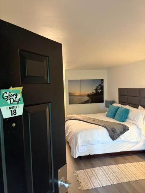 King Suite #18 at Glory Dayz - B&B Eureka Springs