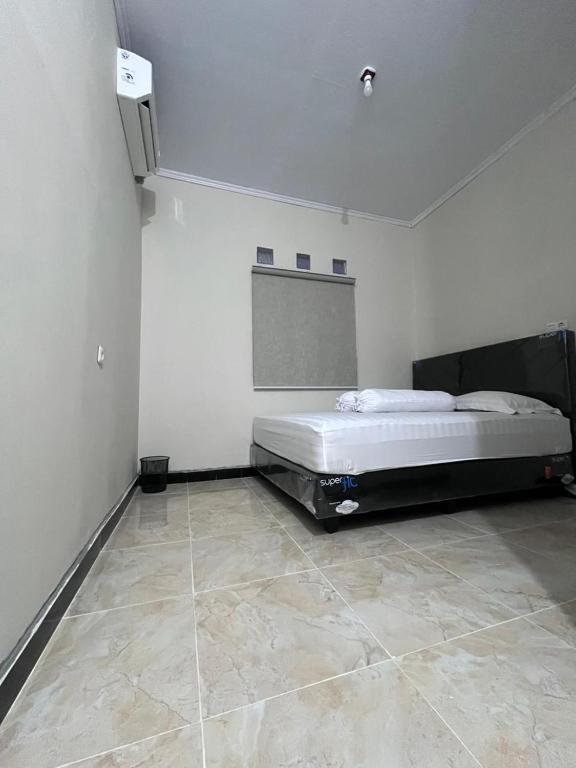 Whale Shark Homestay Gorontalo - B&B Pohe