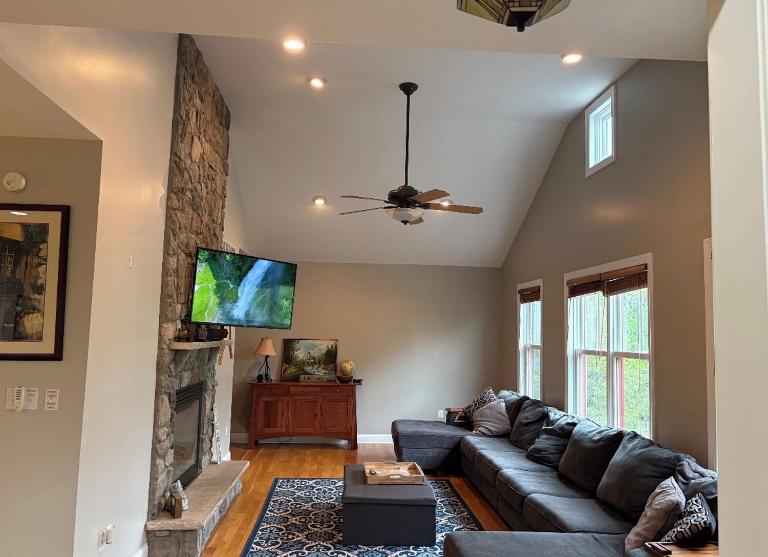 Lake Life Adventures 4 Bedroom Home - B&B Lake Harmony