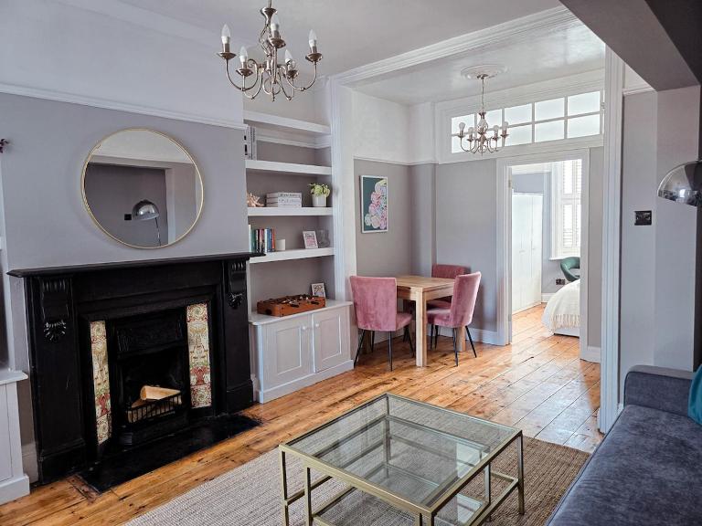 Smugglers Retreat - Sea Views & Garden, Rottingdean - B&B Rottingdean