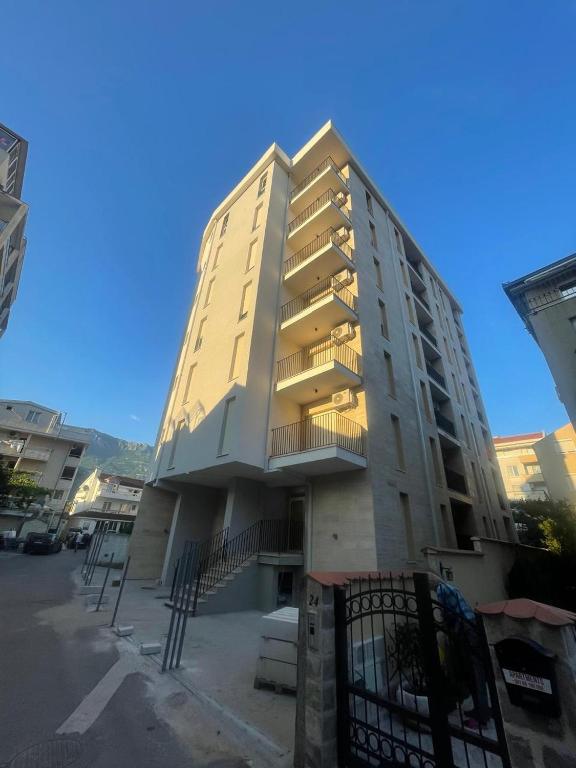 Epsilon Apartments Budva Center - Bed and Breakfast Budva