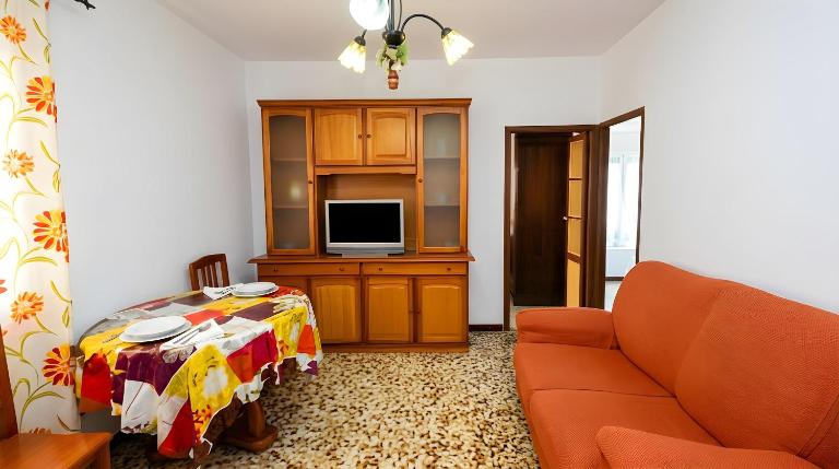 Apartamento Cerca del mar 5 personas no aceptamios grupos de jovenes lugar tranquilo - Chambres d'hôtes Conil de la Frontera
