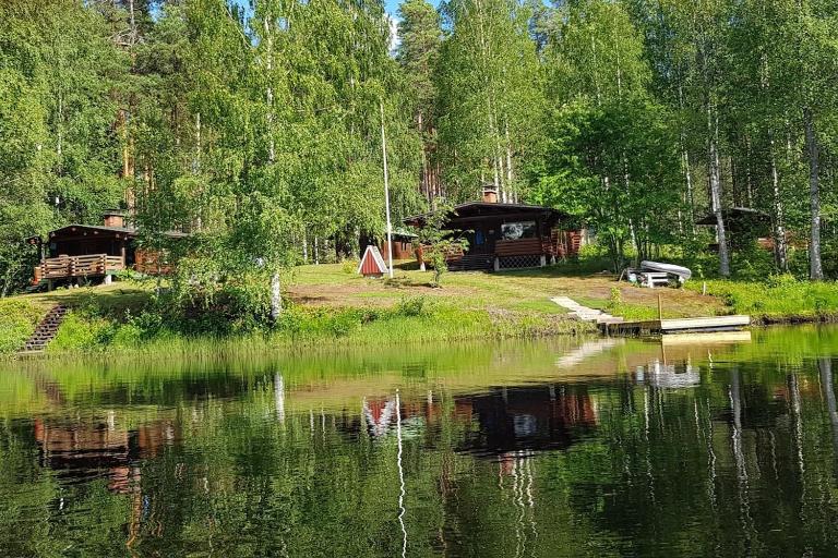 Perinteinen mökki järven rannalla - B&B Jongunjoki