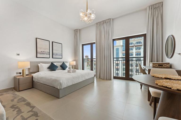 Luxe Yas Studio with Pool & Gym - B&B Abu Dabi