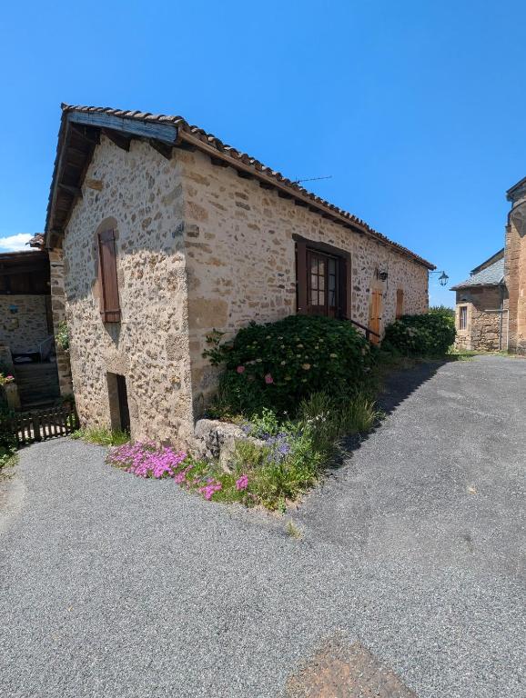 Petit studio paisible au cœur du village - B&B Sonnac