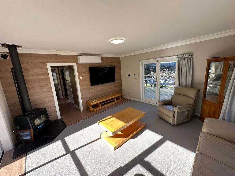 Oak Ridge Taupō, Newly Renovated, Perfect for Contractors - Chambres d'hôtes Taupo