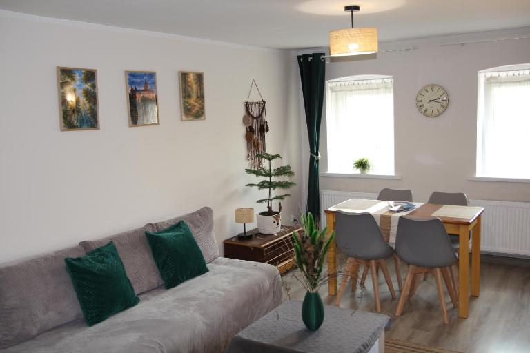 Świerkowy Zdrój Apartment - Chambres d'hôtes Szczawno-Zdrój