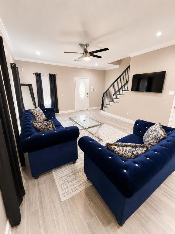 World Cup Houston Stay LED 2BR and Parking - B&B Houston