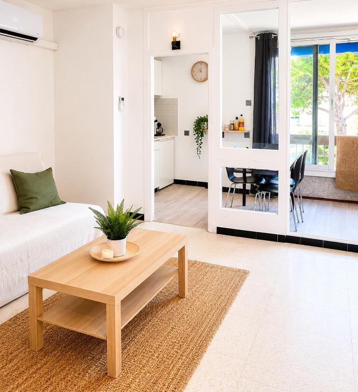 studio parking privé climatisation plage proche - B&B La Grande-Motte
