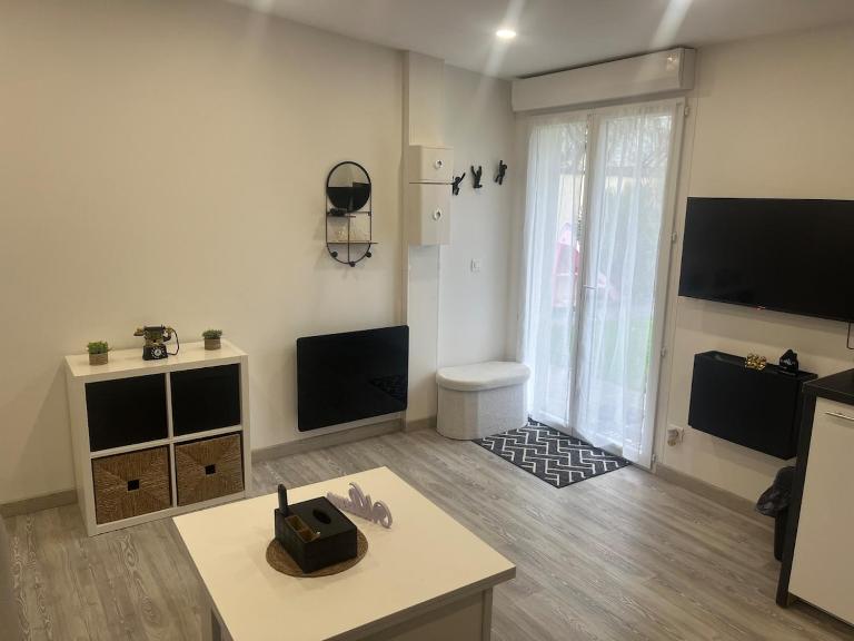 Apartment for 4 people - B&B Mitry-Mory