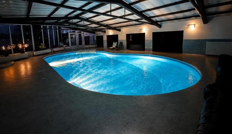 Family Apartment Staňkov, Pool, Sauna & Playground - B&B Staňkov