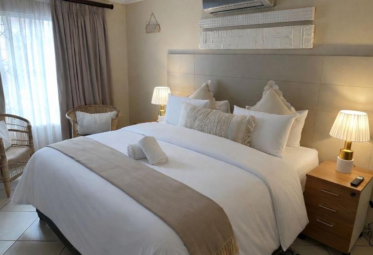 Koi liv-Inn Bedfordview ll Modern Guest House Near OR Tambo - B&B Bedfordview