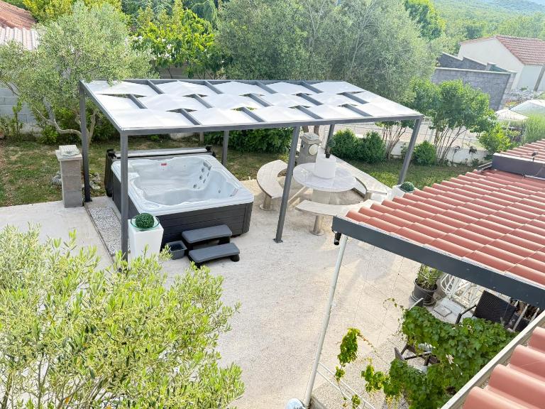 Villa Ivana-20 minutes from Split - B&B Kotlenice