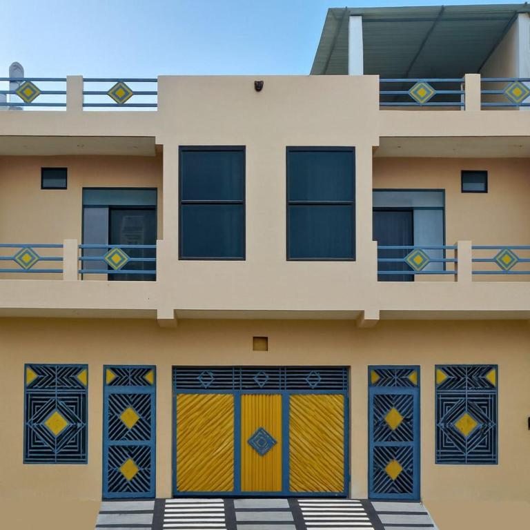 Guru Ji Guest House Khatu Shyam Ji - Ferienwohnung Khātu
