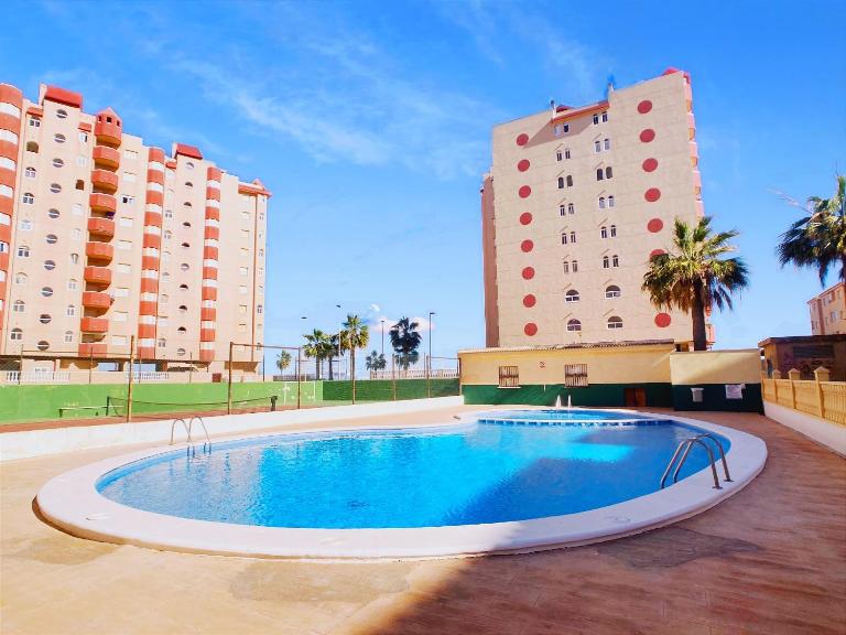 Spanish Connection - Oasis - B&B La Manga del Mar Menor