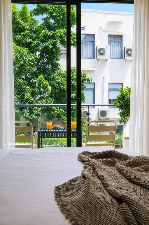 Centraltique Veranda Living - Bed and Breakfast Hanoi
