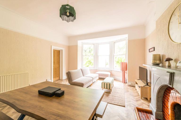 Alma Luxe-Free Parking by Prescott Apartments - B&B Bristol