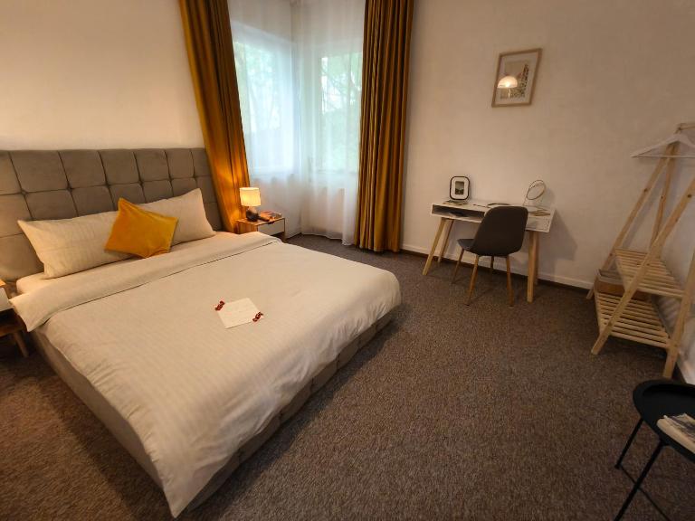Baroc Boutique Hotel - Bed and Breakfast Topliţa