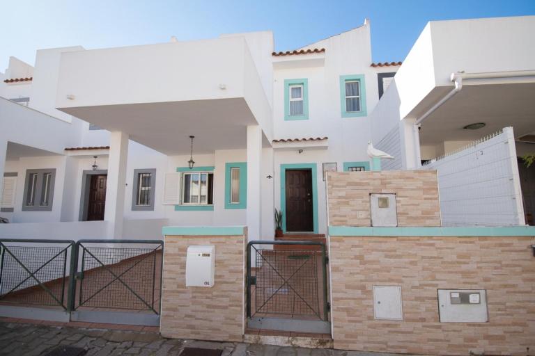 3-Bedroom Townhouse: Peaceful & Spacious - Bed and Breakfast Olhão