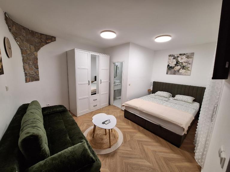 Green Oasis Apartment House - B&B Kornić