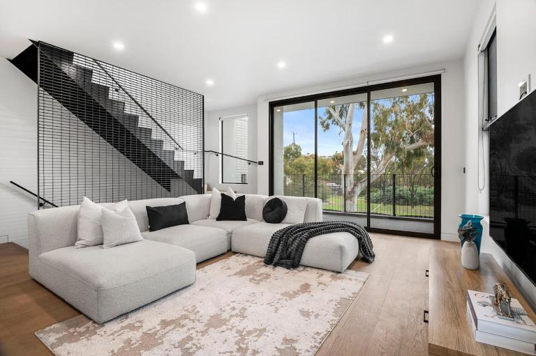 Luxury 3BR w Rooftop Spacious & Modern Sleeps 8 - B&B Melbourne