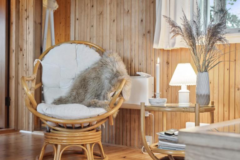 Idyllic Family Summer House 75 Meters From Coast - B&B Gørlev