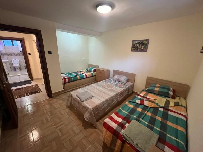 Апартамент за нощувки с механа ПРЕСТИЖ - B&B Pleven
