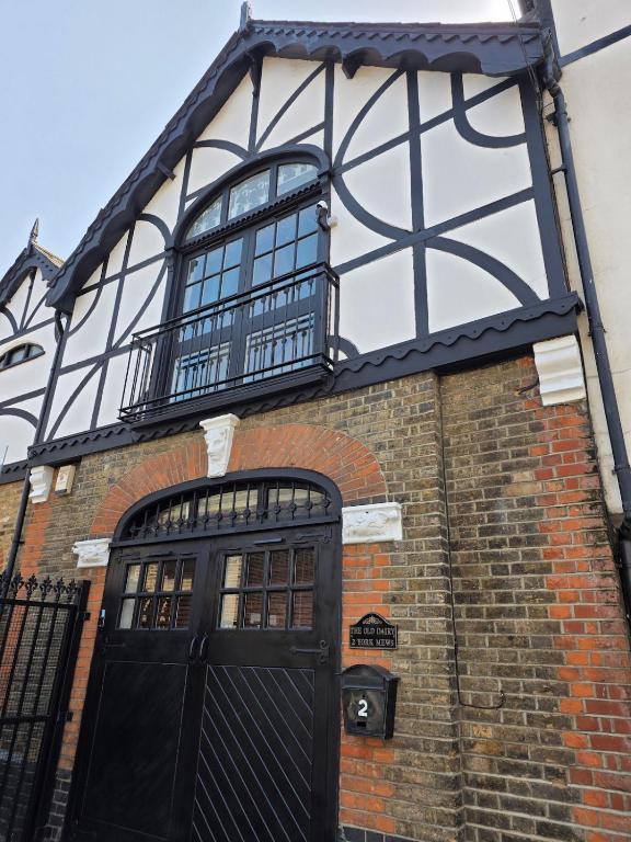Boutique Dairy Conversion Near Ilford Station - B&B Ilford