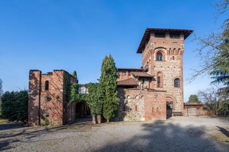 Castello dei Cento Tetti - La Dolciniana - Chambres d'hôtes Cassano Magnago