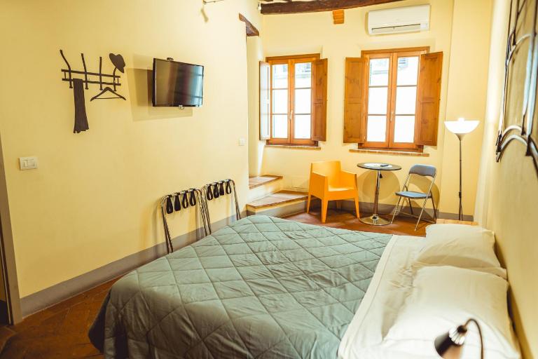 Guesthouse Via Di Gracciano - Adults Only - Bed and Breakfast Montepulciano