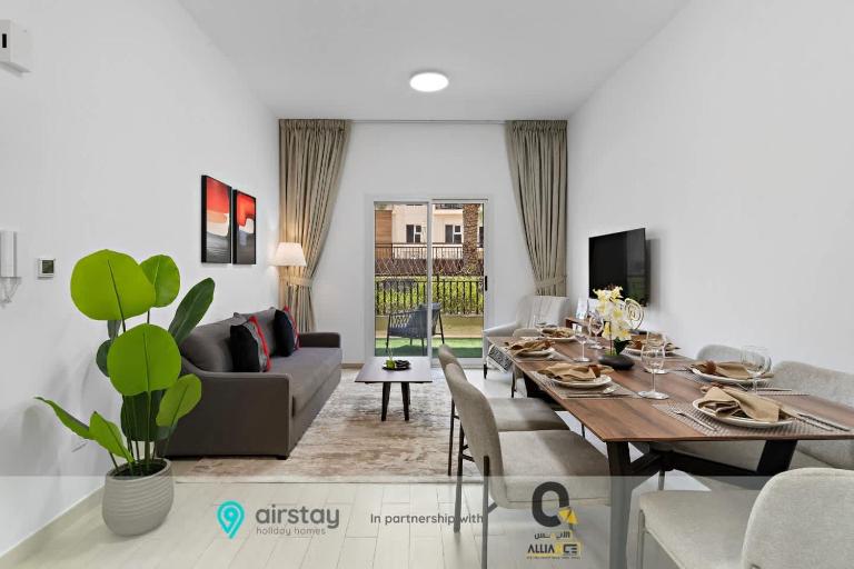 Airstay - 2BR Retreat - Huge Balcony - Remraam - Monthly Offer Available! - B&B Dubái