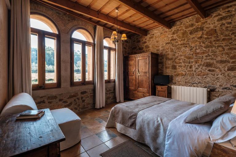 Coliving Rural Els Masos d'en Coll - Can Barnosell - B&B Llefià