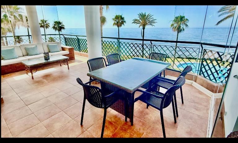 MI CAPRICHO 170 Beachfront Apartment - B&B Mijas Costa