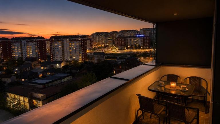 Luxury Sunset View Apartment - Chambres d'hôtes Pristina