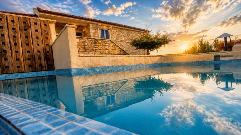 Villa Stone Lace - B&B Kolan