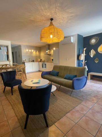 Jolie maison de ville, parking et jardin privés - Bed and Breakfast L'Isle-sur-la-Sorgue