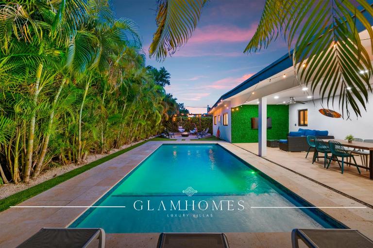 Sunshine Hideaway Villa - Pool, Terrace, Fire Pit - Chambres d'hôtes Miami