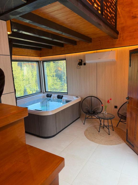 Etno naselje SRCE KAMENE GORE - B&B Kleče