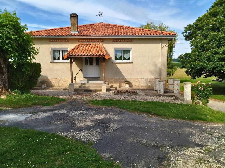Maison individuelle en pleine nature avec jardin privé et WIFI - FR-1-653-21 - B&B Blanzaguet-Saint-Cybard