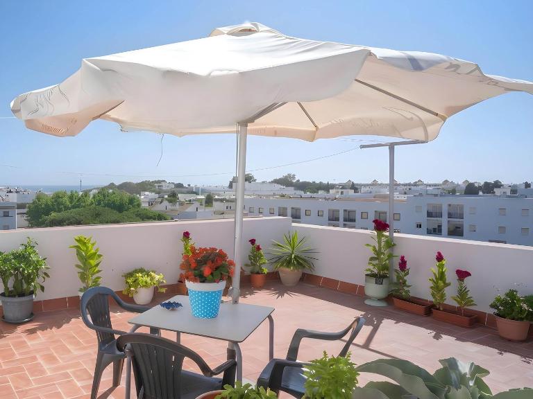 Habitacion SIN COCINA centrico con Aire acondicionado terraza azotea compartida - Ferienwohnung Conil de la Frontera
